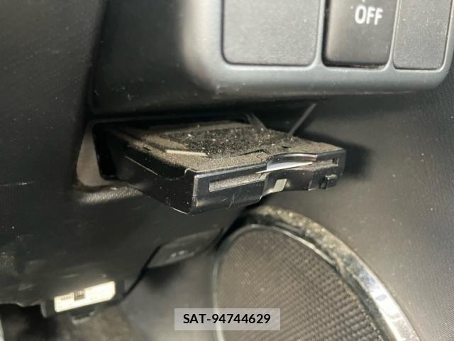 Toyota AQUA 2014-01 8848226-16