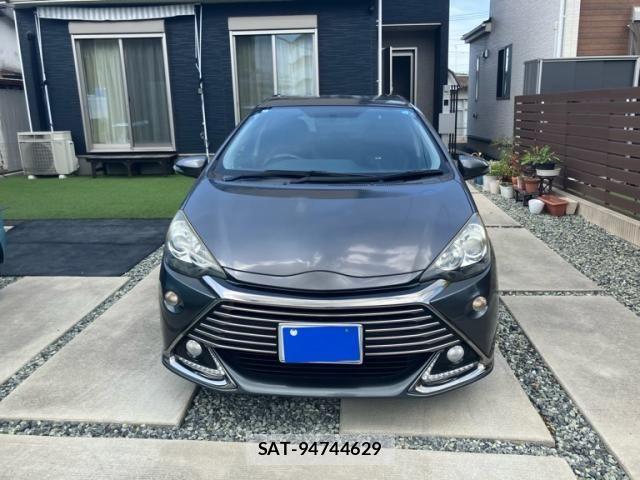 Toyota AQUA 2014-01 8848226-1