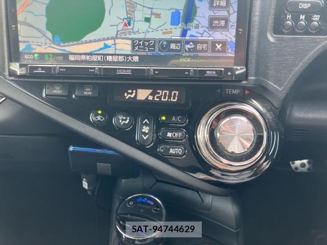 Toyota AQUA 2014-01 8848226-19