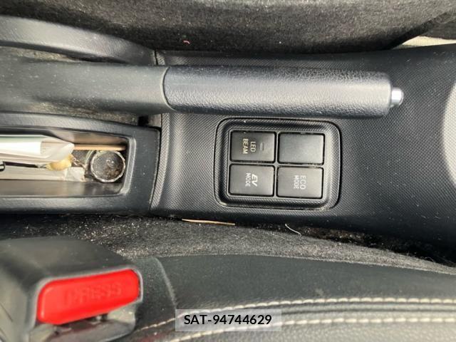 Toyota AQUA 2014-01 8848226-20