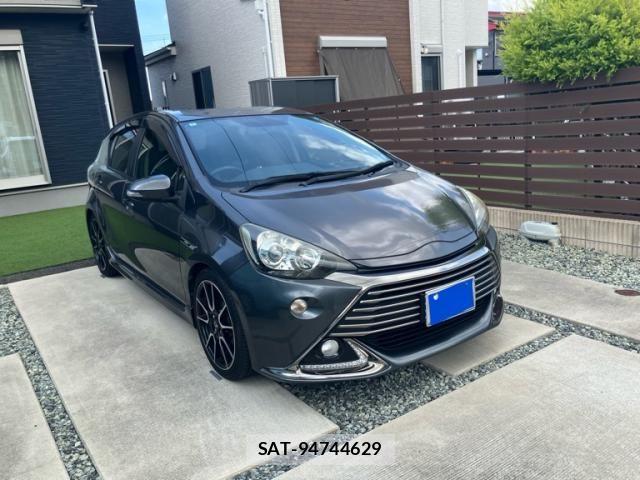 Toyota AQUA 2014-01 8848226-2