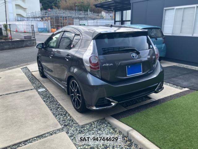 Toyota AQUA 2014-01 8848226-6