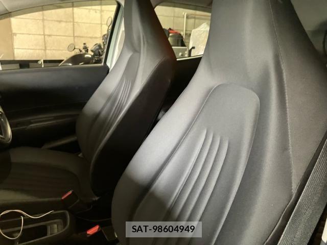 Toyota AQUA 2021-08 8848203-17