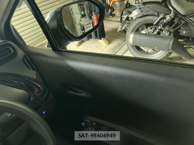 Toyota AQUA 2021-08 8848203-18