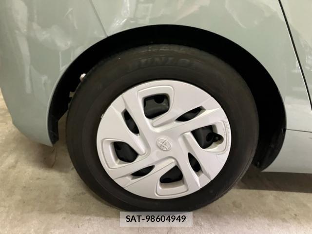 Toyota AQUA 2021-08 8848203-6