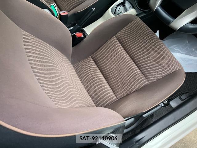 Toyota AQUA 2012-07 8848230-12