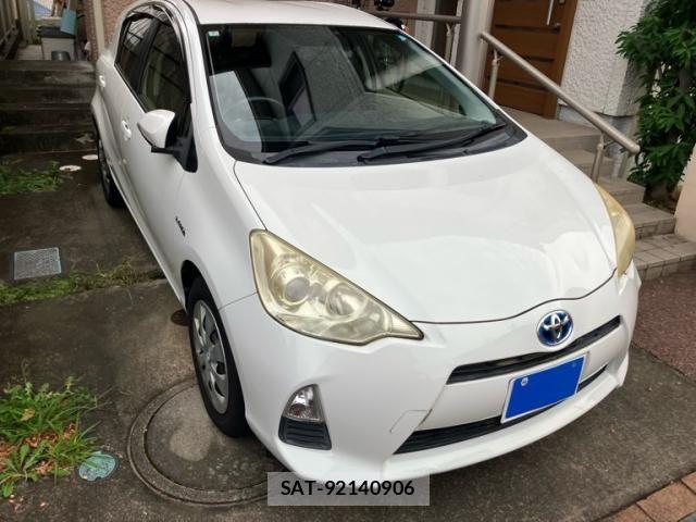 Toyota AQUA 2012-07 8848230-1