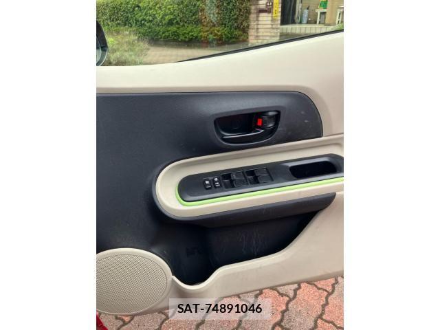 Toyota AQUA 2012-07 8848239-16