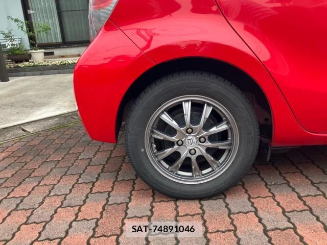Toyota AQUA 2012-07 8848239-5
