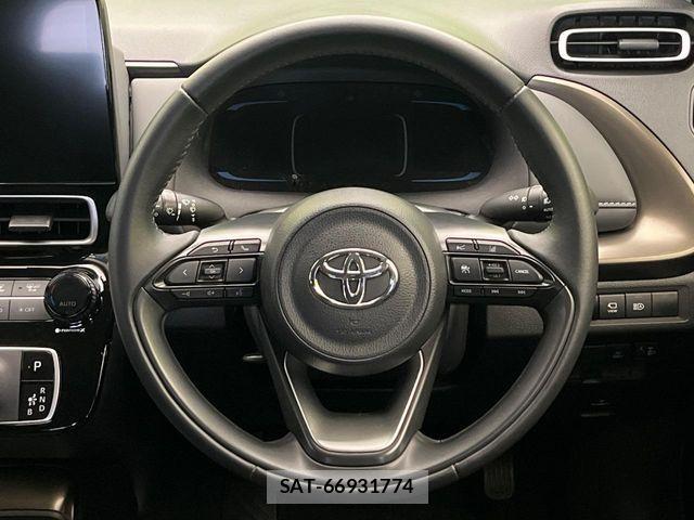 Toyota AQUA 2021-12 8848197-10