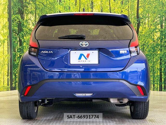 Toyota AQUA 2021-12 8848197-14