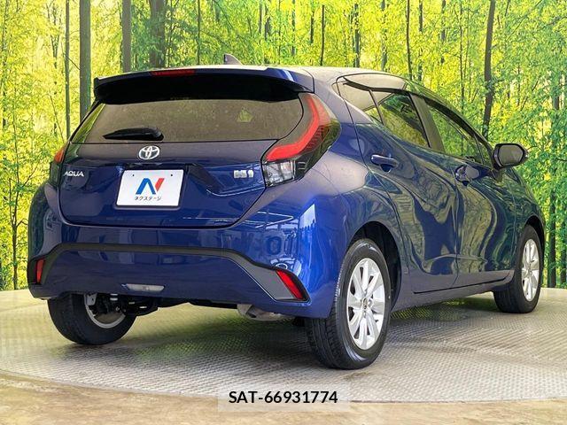 Toyota AQUA 2021-12 8848197-16