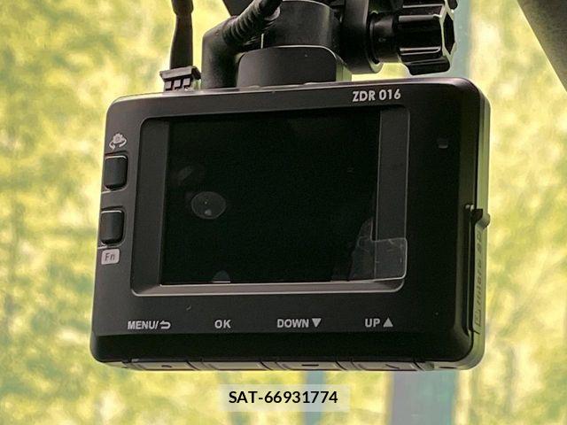 Toyota AQUA 2021-12 8848197-4
