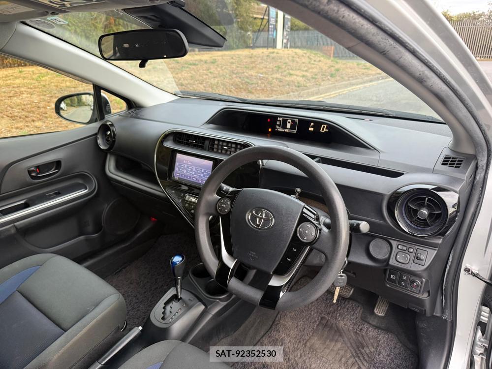 Toyota AQUA 2017-11 2016162-11