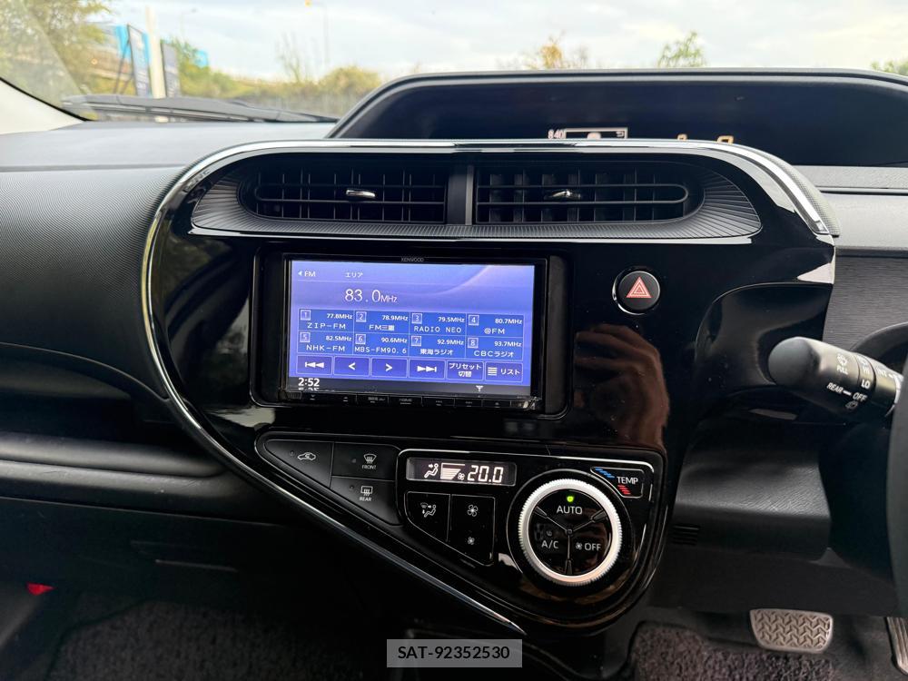 Toyota AQUA 2017-11 2016162-18