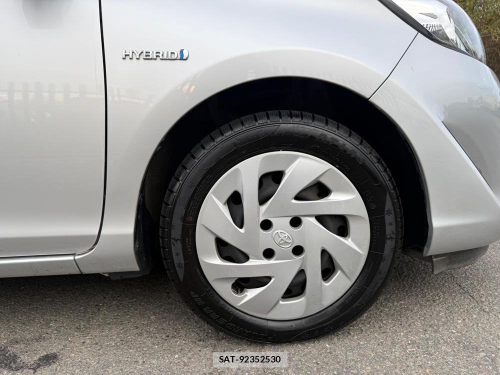 Toyota AQUA 2017-11 2016162-29