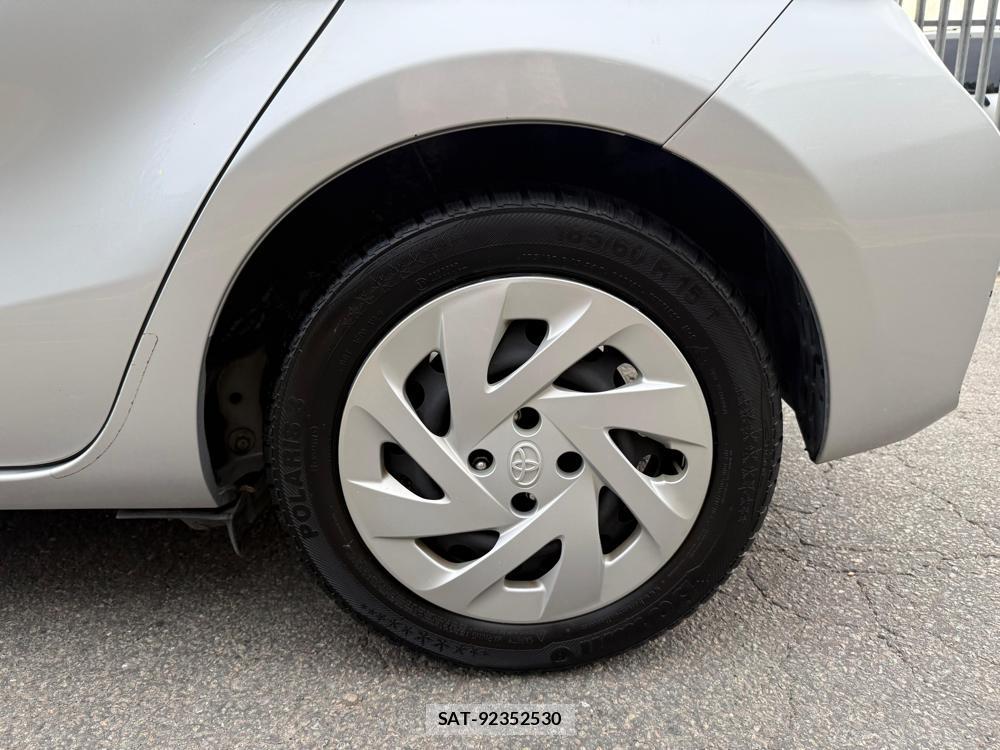 Toyota AQUA 2017-11 2016162-31