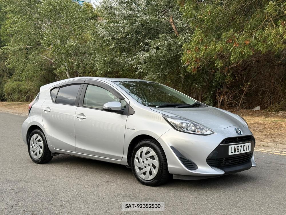 Toyota AQUA 2017-11 2016162-5