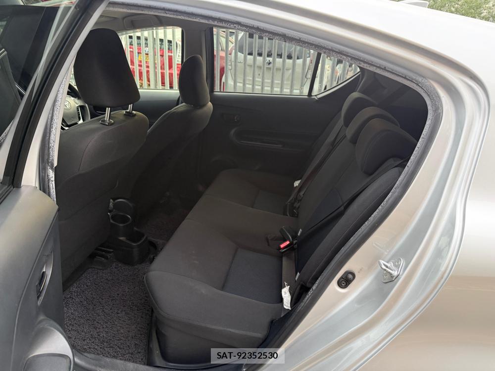 Toyota AQUA 2017-11 2016162-8