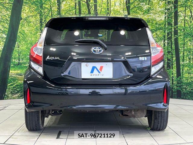 Toyota AQUA 2018-07 8870405-15