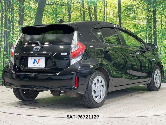 Toyota AQUA 2018-07 8870405-17