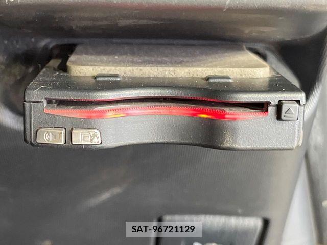 Toyota AQUA 2018-07 8870405-5
