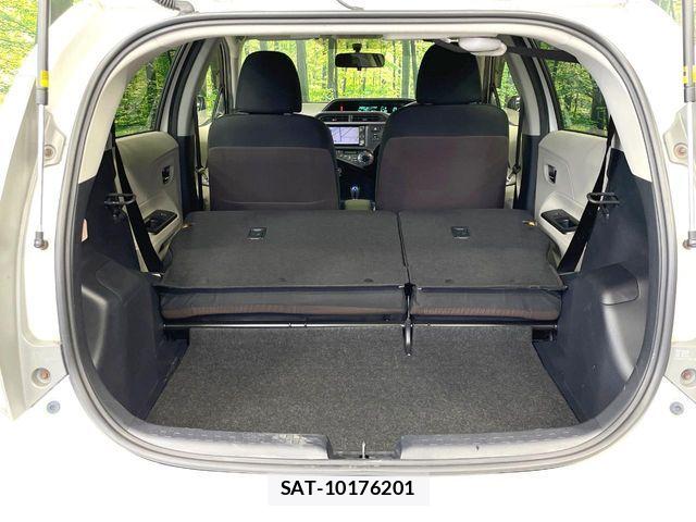 Toyota AQUA 2012-02 8870407-9