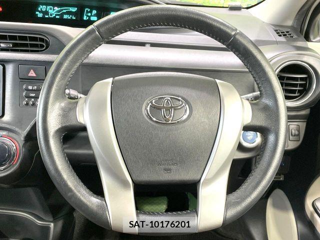 Toyota AQUA 2012-02 8870407-10