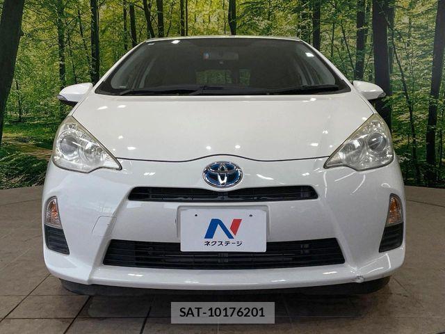 Toyota AQUA 2012-02 8870407-13