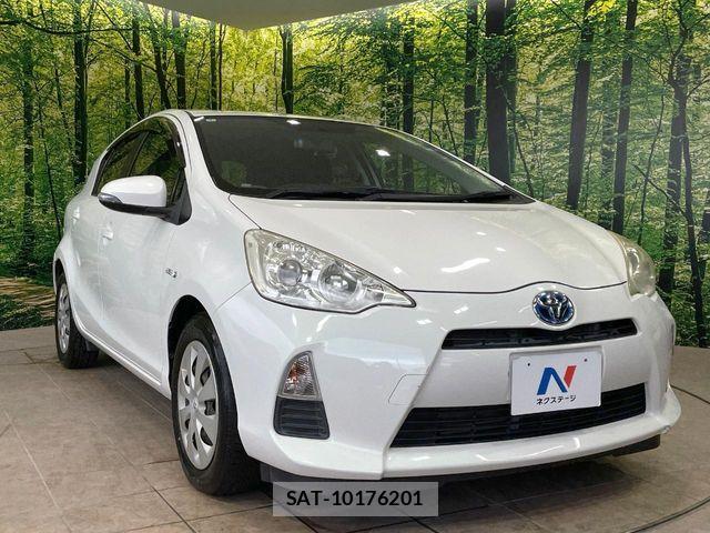 Toyota AQUA 2012-02 8870407-15