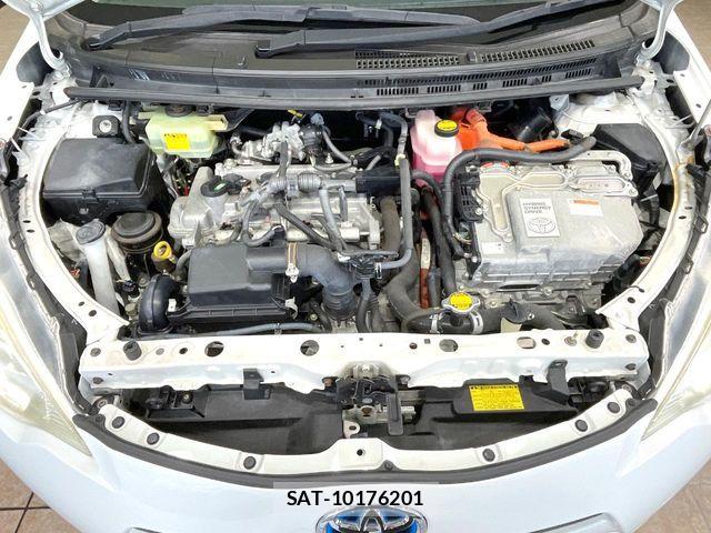 Toyota AQUA 2012-02 8870407-17
