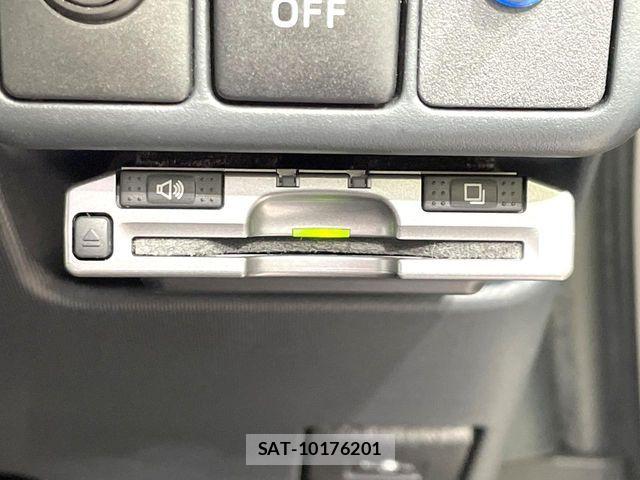 Toyota AQUA 2012-02 8870407-4