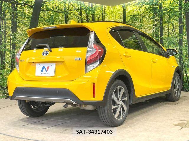 Toyota AQUA 2018-04 8870404-16