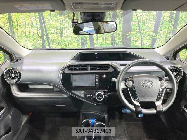 Toyota AQUA 2018-04 8870404-1