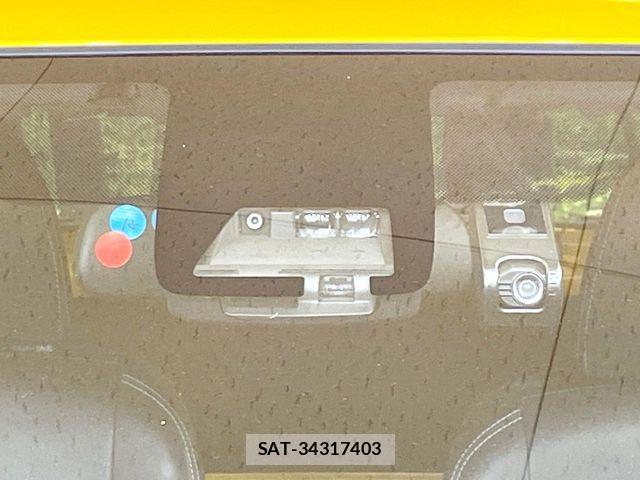 Toyota AQUA 2018-04 8870404-4