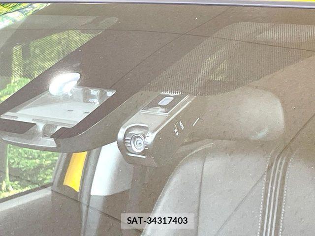 Toyota AQUA 2018-04 8870404-5