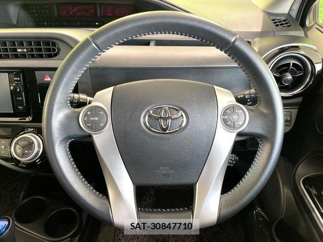 Toyota AQUA 2016-01 8870409-10