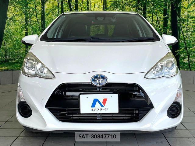 Toyota AQUA 2016-01 8870409-13