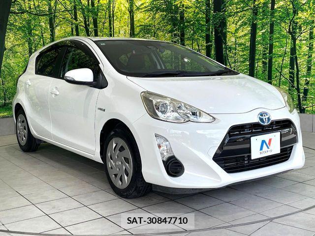 Toyota AQUA 2016-01 8870409-15