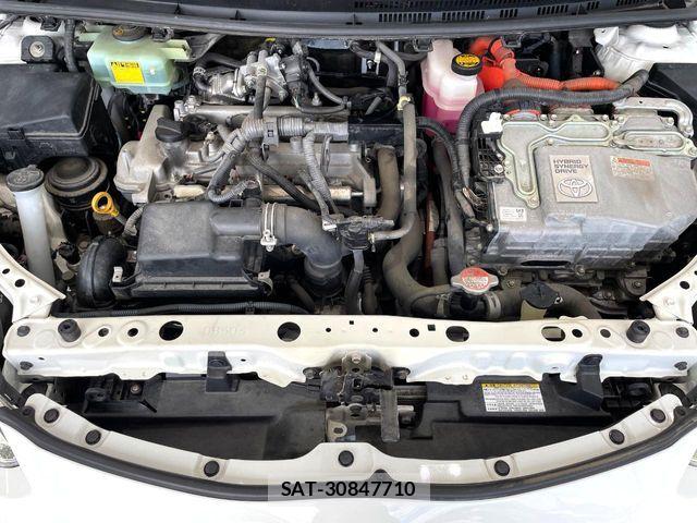 Toyota AQUA 2016-01 8870409-17