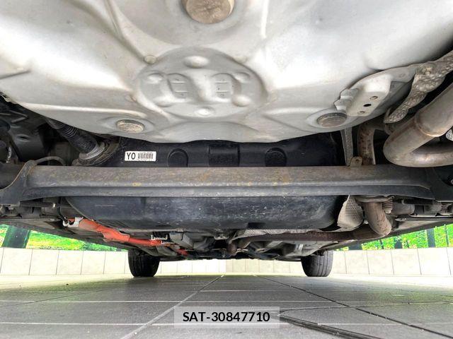 Toyota AQUA 2016-01 8870409-18