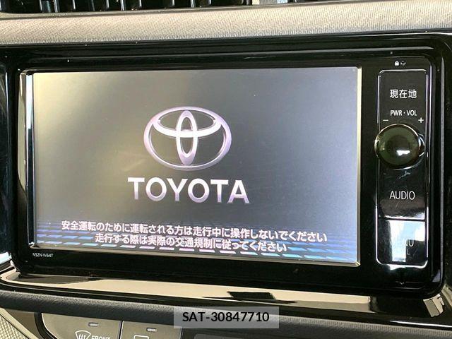 Toyota AQUA 2016-01 8870409-2
