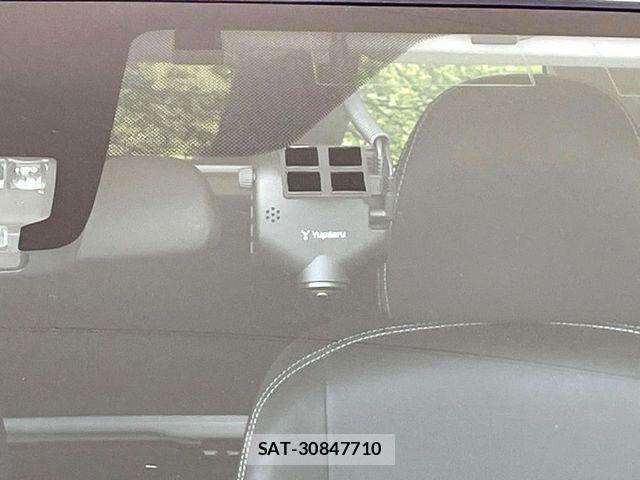 Toyota AQUA 2016-01 8870409-6