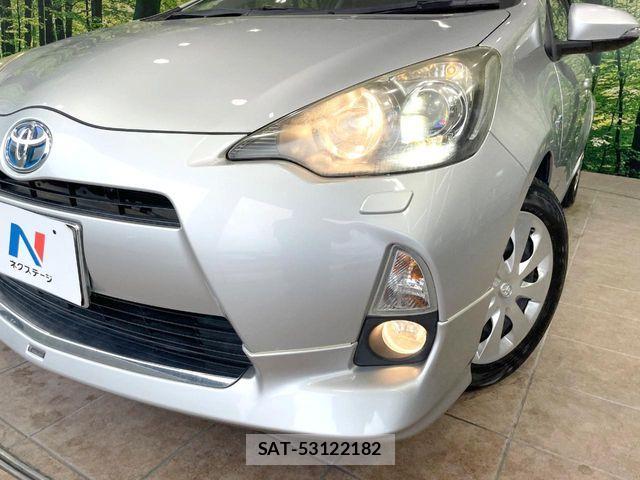 Toyota AQUA 2012-02 8870411-11