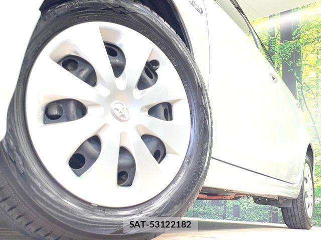 Toyota AQUA 2012-02 8870411-12