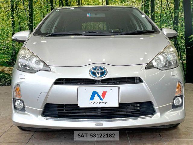 Toyota AQUA 2012-02 8870411-13