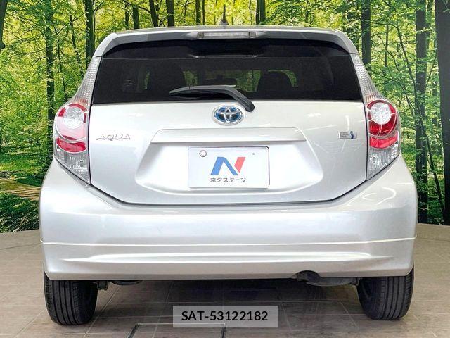 Toyota AQUA 2012-02 8870411-14