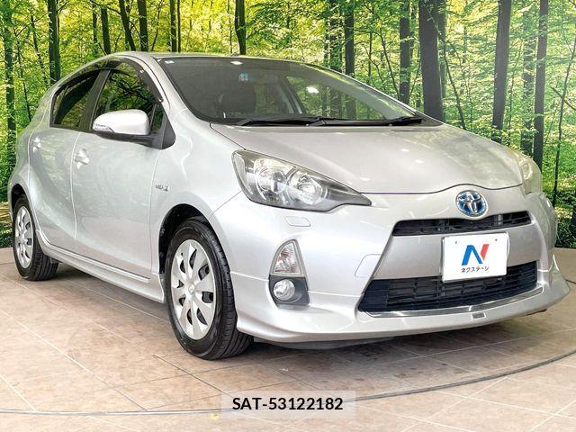 Toyota AQUA 2012-02 8870411-15