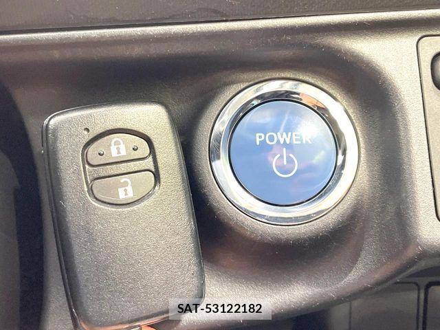 Toyota AQUA 2012-02 8870411-4