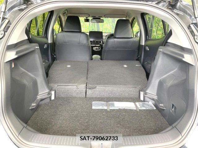 Toyota AQUA 2021-12 8870396-9